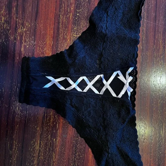 Victoria's Secret NWOT Lacey Cheeky panties, sz M - Picture 2 of 5